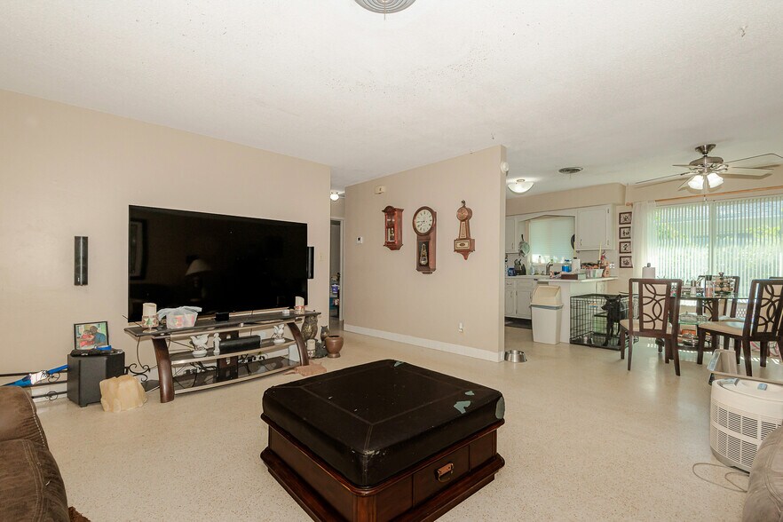 More Photos Of 321 SE 1st Ave, Pompano Beach Multifamily For Sale