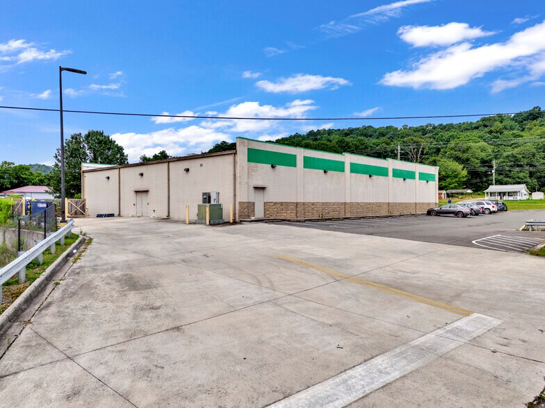 More Photos Of 2035 2nd Ave E, Oneonta Freestanding For Sale