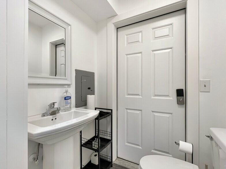 More Photos Of 3061 Wagon Wheel Rd, Springdale Medical For Sale