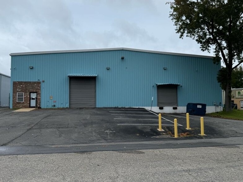More Photos Of 2011 Factory Ln, Petersburg Unknown For Lease