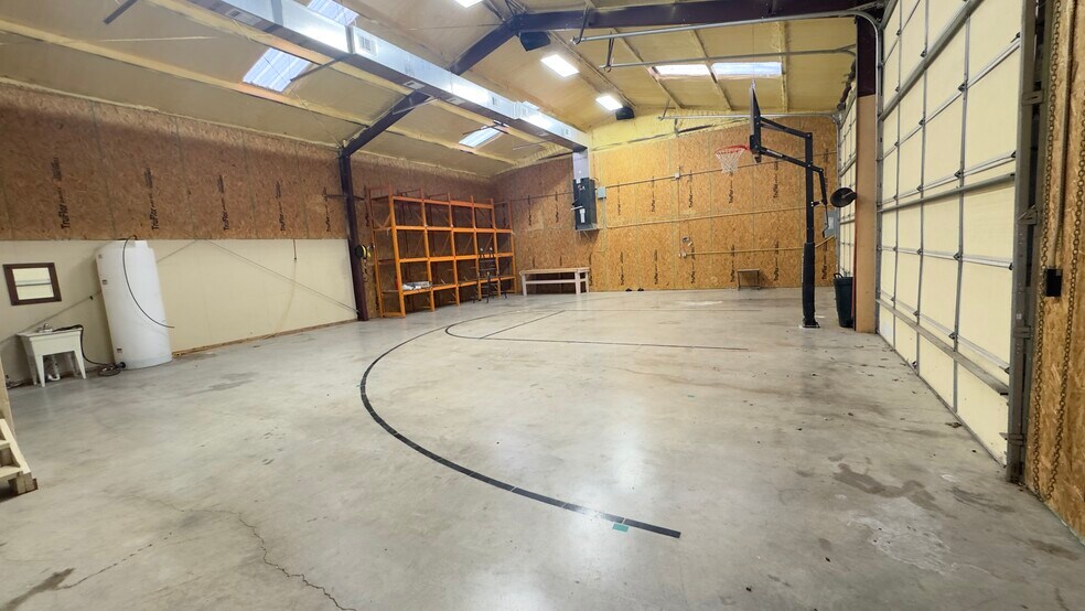 More Photos Of 327 County Road 4851, Newark Industrial For Lease