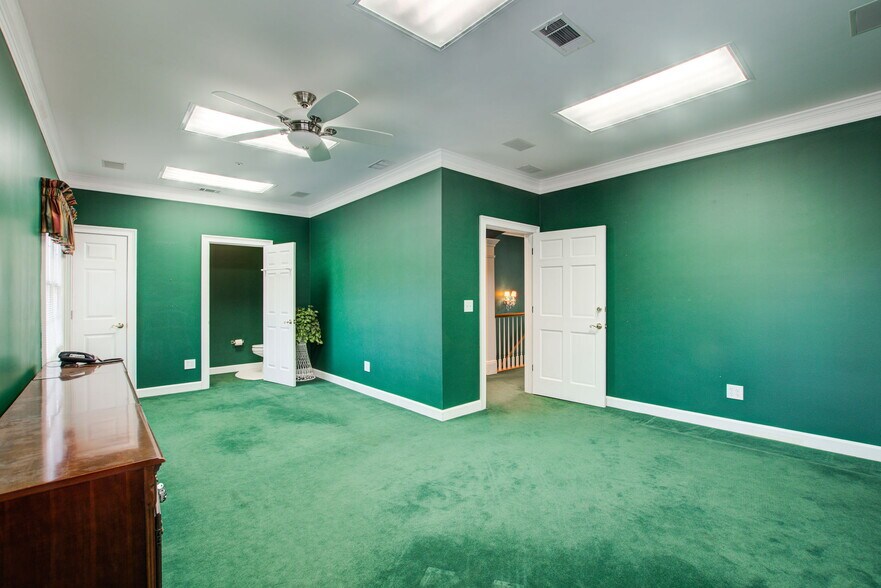 More Photos Of 555 Sun Valley Dr, Roswell Office For Sale