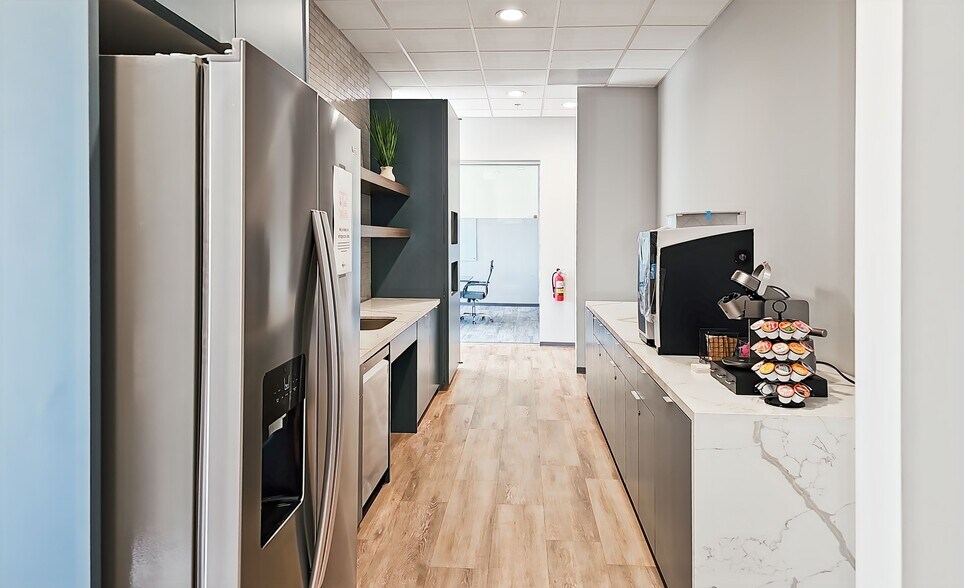 More Photos Of 18722 University Blvd, Sugar Land Coworking Space