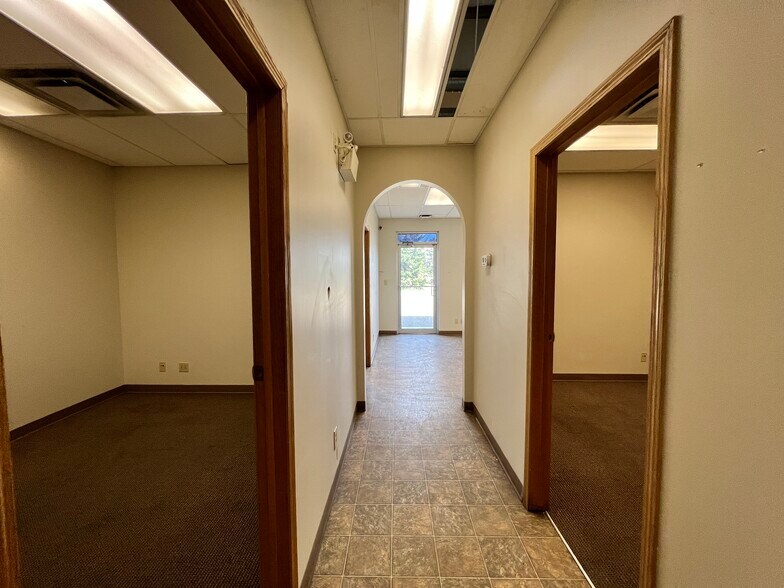 More Photos Of 8121 49 Ave Close, Red Deer Service For Sale