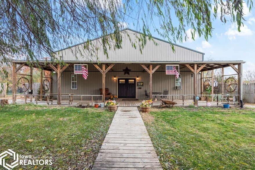 Primary Photo Of 110 E Union St, Unionville Restaurant For Sale