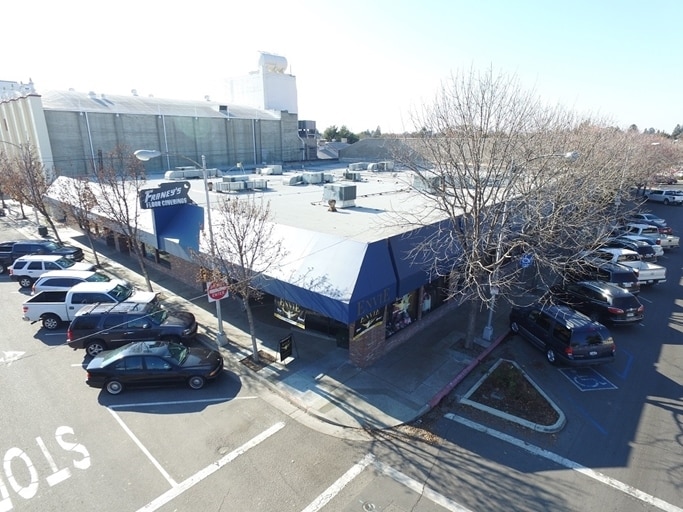 More Photos Of 121 N Encina St, Visalia Storefront Retail Office For Lease
