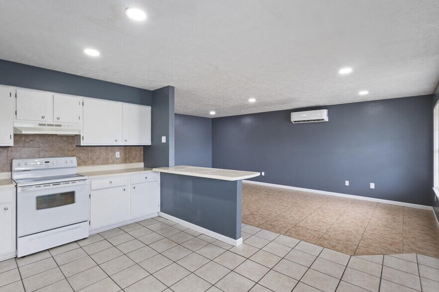 More Photos Of 19824 State Highway 112, Cassville Apartments For Sale