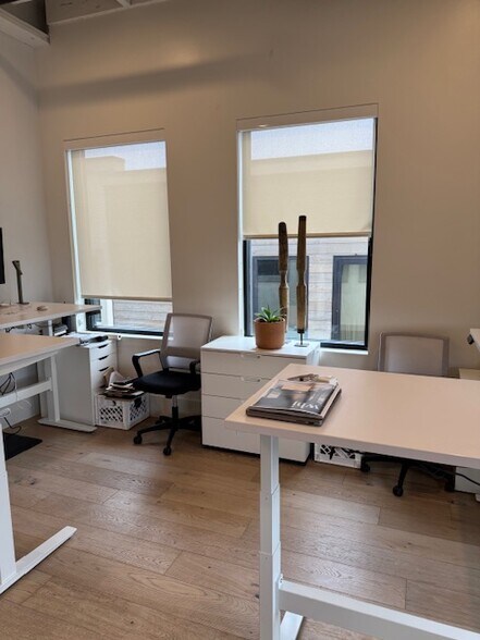 More Photos Of 4554 Forestdale Dr, Park City Showroom For Lease