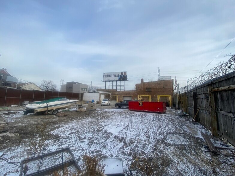 More Photos Of 2616 W Van Buren St, Chicago Warehouse For Lease