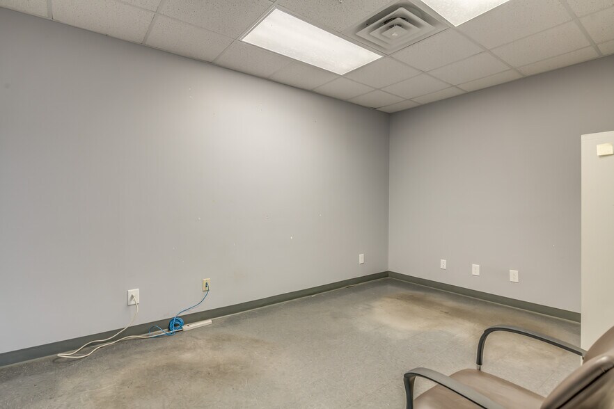 More Photos Of 371 G and S Rd, Prattville Warehouse For Lease
