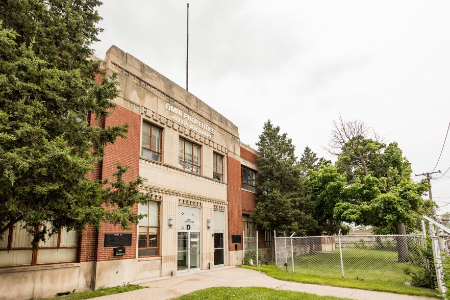 More Photos Of 3901 Christopher St, Hamtramck Manufacturing For Lease