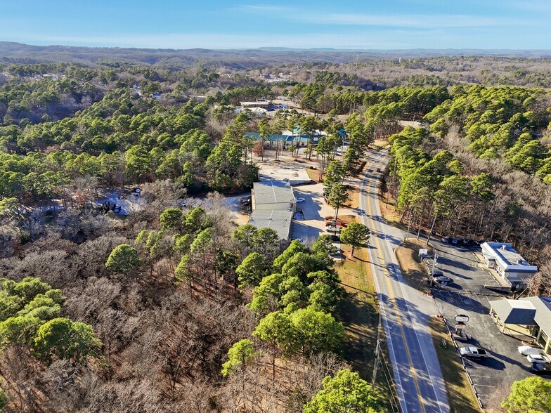 More Photos Of 3022 E Van Buren, Eureka Springs Storefront For Lease