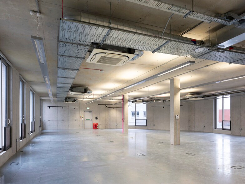 More Photos Of 360 N Coit St, Florence Flex For Lease