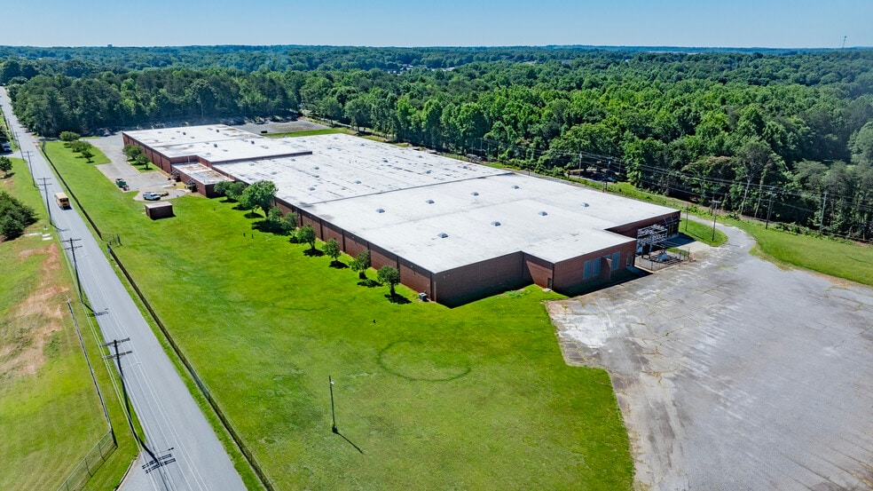 More Photos Of 618 W Finger St, Maiden Distribution For Lease