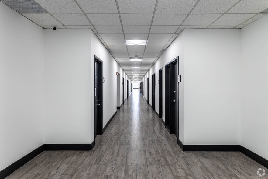 More Photos Of 10700 Caribbean Blvd, Miami Loft Creative Space For Lease