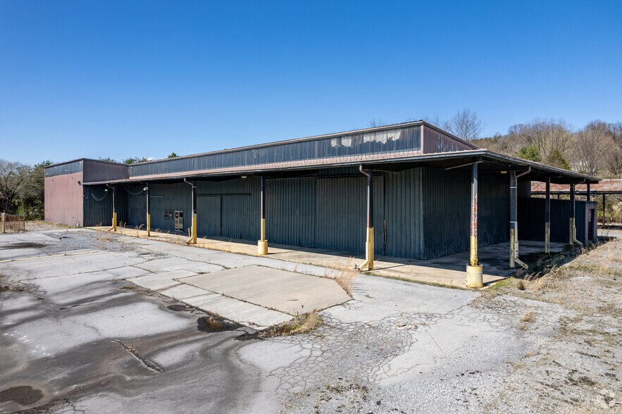 More Photos Of 4216 W Stone Dr, Kingsport Warehouse For Lease