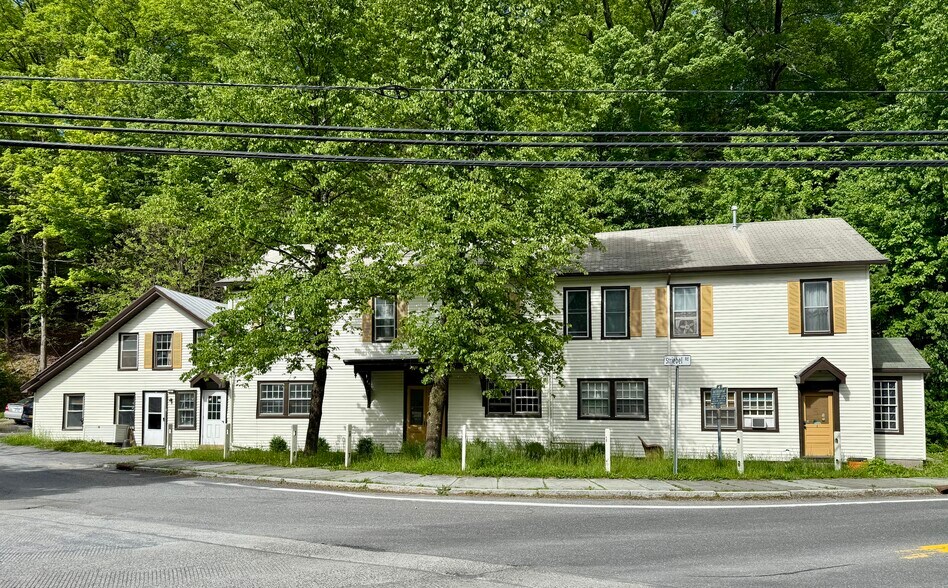 Primary Photo Of 2 Striebel Rd, Woodstock Apartments For Sale
