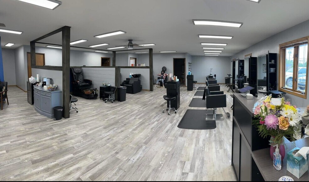 More Photos Of 1440 W Ridge St, Marquette Storefront Retail Office For Sale