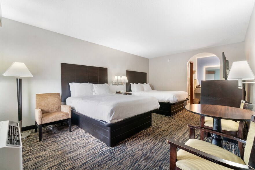 More Photos Of 107 Princeton Blvd, Adairsville Hotel For Sale