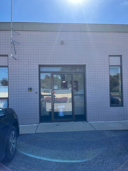 More Photos Of 50 Minnesota Ave, Warwick Warehouse For Lease