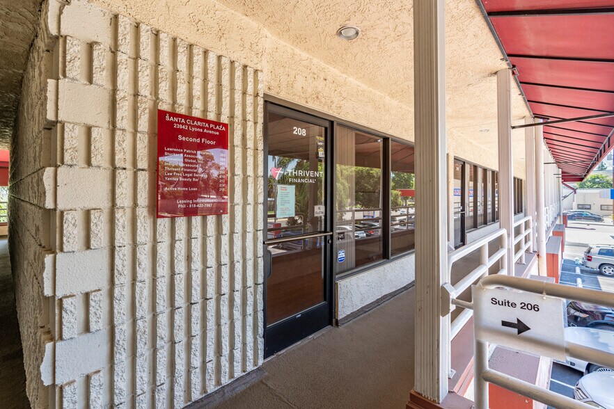 More Photos Of 23942-23945 Lyons Ave, Santa Clarita Storefront Retail Office For Lease