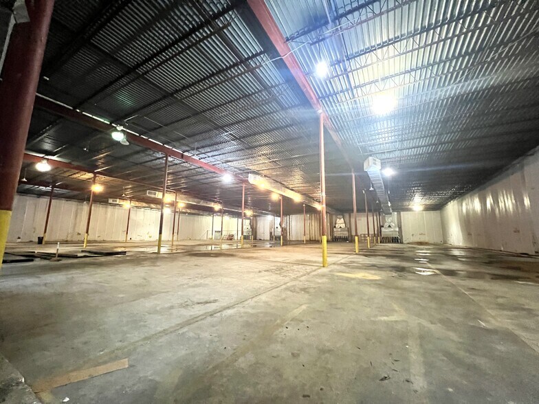 More Photos Of 401 Bingham, Ozark Warehouse For Sale