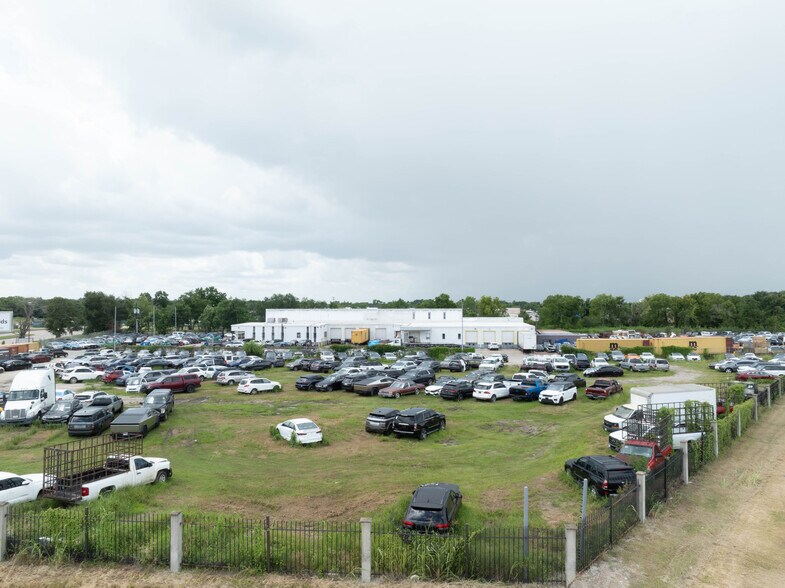 More Photos Of 9122 Telephone Rd, Houston Warehouse For Sale