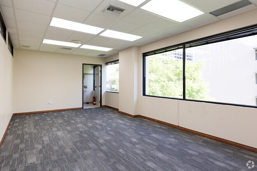 More Photos Of 801 S Flower St, Los Angeles Unknown For Lease