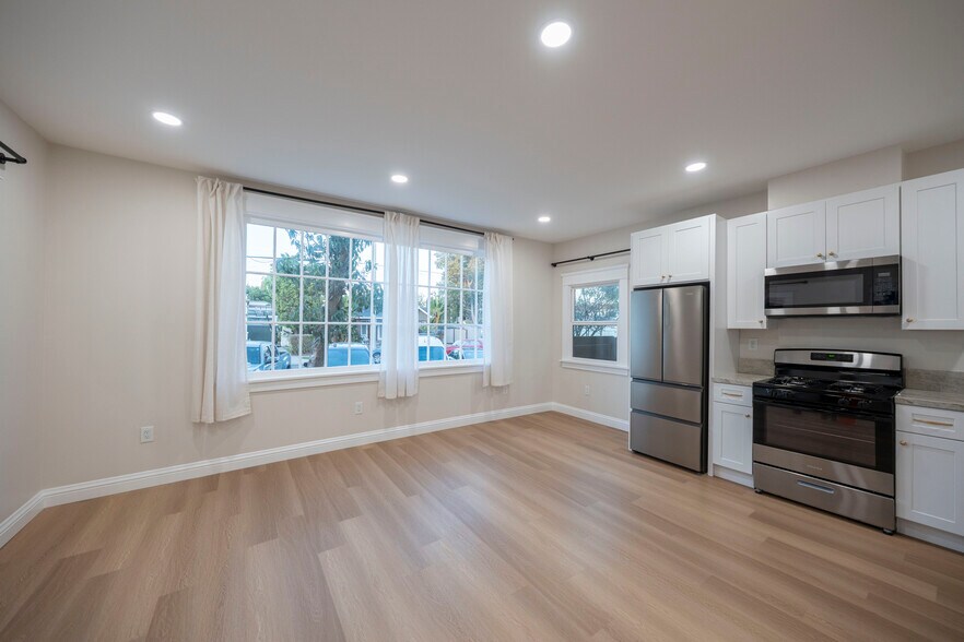 More Photos Of 1820 E 2nd St, Long Beach Apartments For Sale