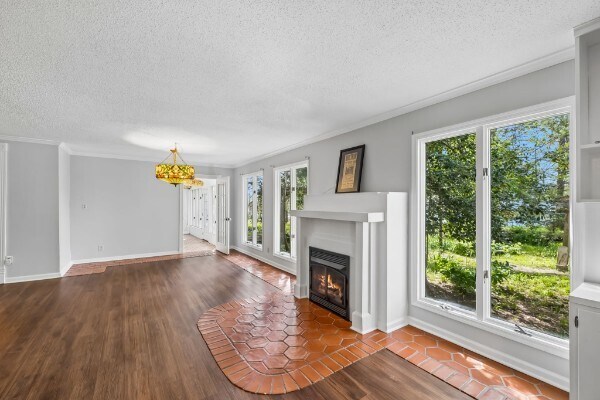 More Photos Of 728 S Spring St, Manchester Specialty For Sale