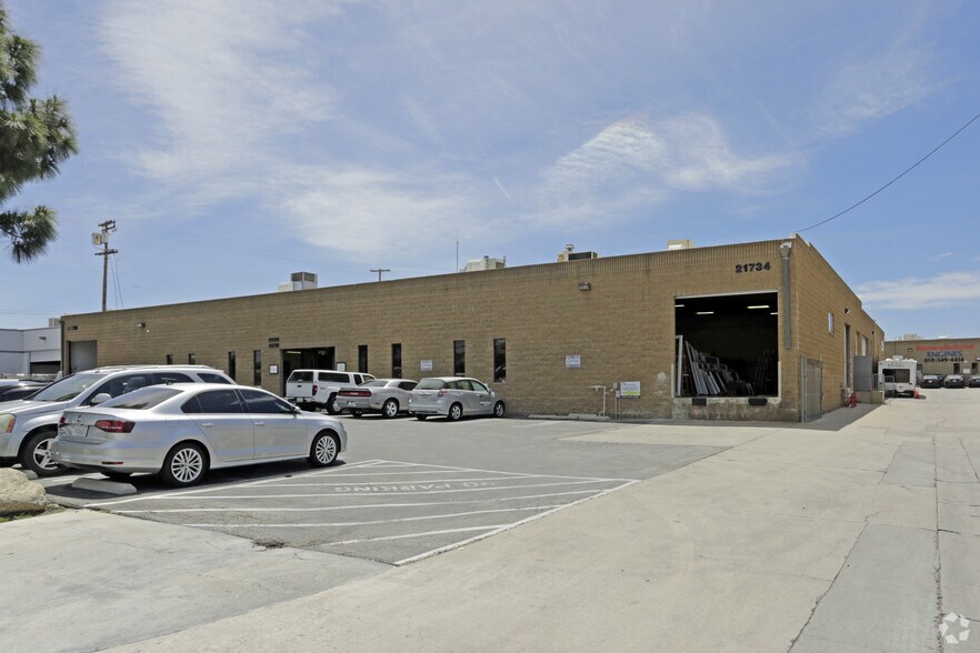 Primary Photo Of 21730-21736 Marilla St, Chatsworth Warehouse For Lease