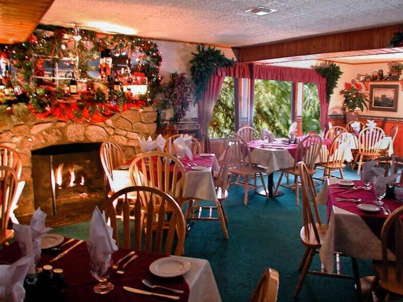 More Photos Of 600 Marina Dr, Grand Lake Restaurant For Sale