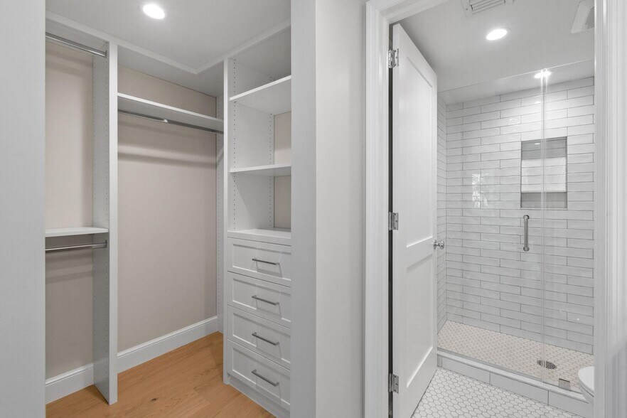 More Photos Of 212 Oleander Ave, Palm Beach Apartments For Sale