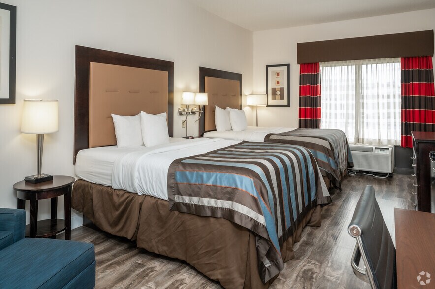 More Photos Of 2060 Eastern Blvd, Montgomery Hotel For Sale