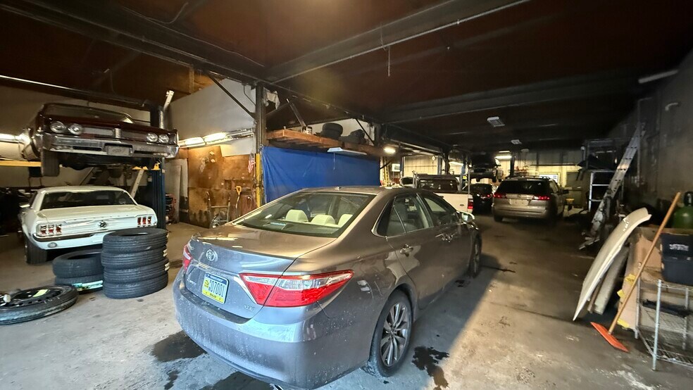 More Photos Of 124 3rd St, Allentown Auto Dealership For Lease
