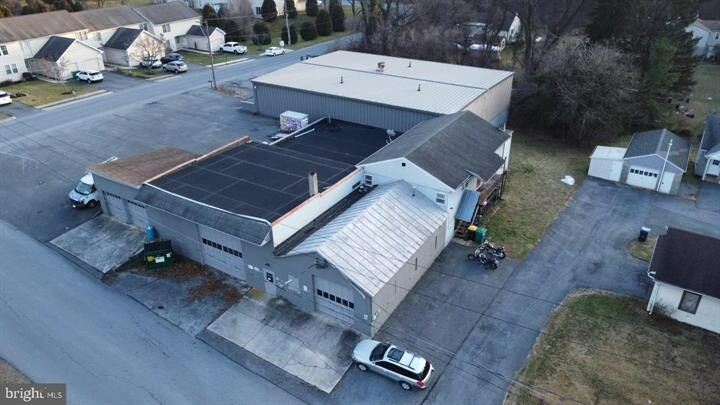 More Photos Of 122 Beech St, Carlisle Light Distribution For Lease