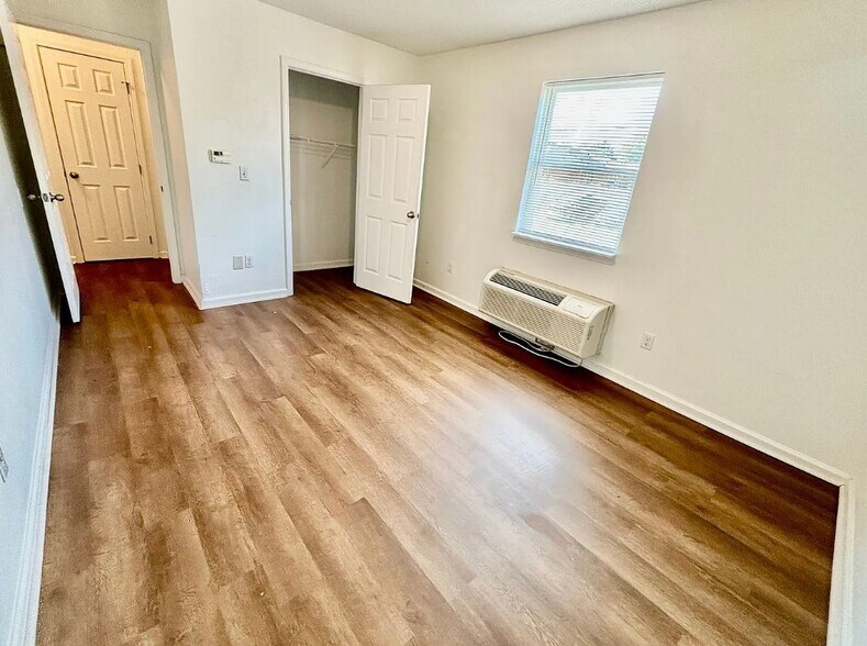 More Photos Of 200 N Hill N Dale St, Danville Apartments For Sale