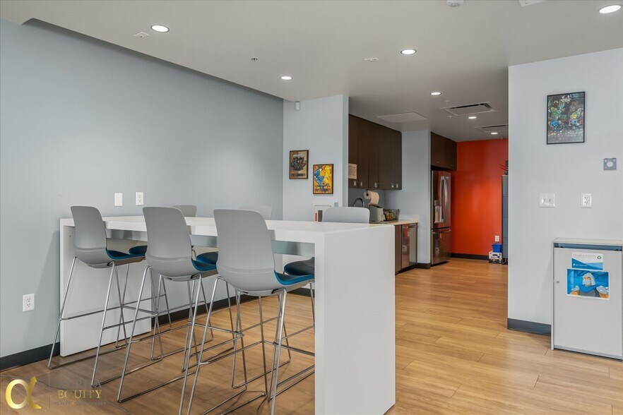 More Photos Of 189 S Orange Ave, Orlando Office Residential For Sale