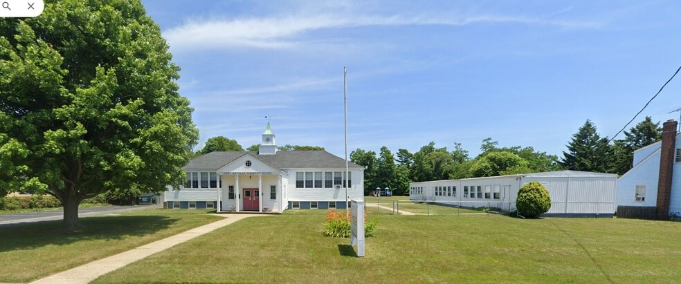 Primary Photo Of 37 Rollstone Ave, West Sayville Specialty For Sale