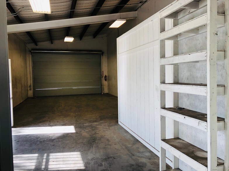 More Photos Of 1808 Barnett Dr, Weatherford Warehouse For Lease