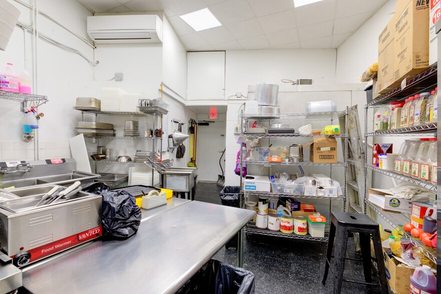 More Photos Of 1517 N 4th St, Philadelphia Showroom For Sale