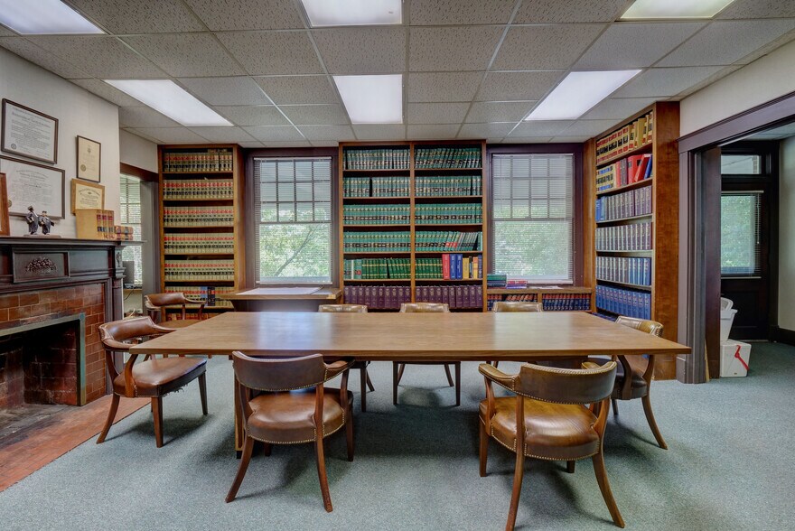 More Photos Of 14 S 5th Ave, Wilmington Office For Sale