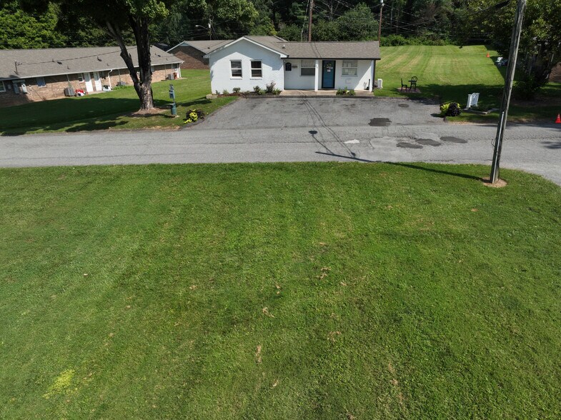 More Photos Of 100 S Kirkland Ave, Elkin Apartments For Sale