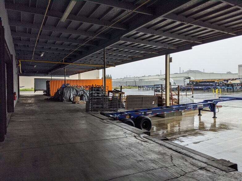 More Photos Of 1118 E 223rd St, Carson Warehouse For Lease
