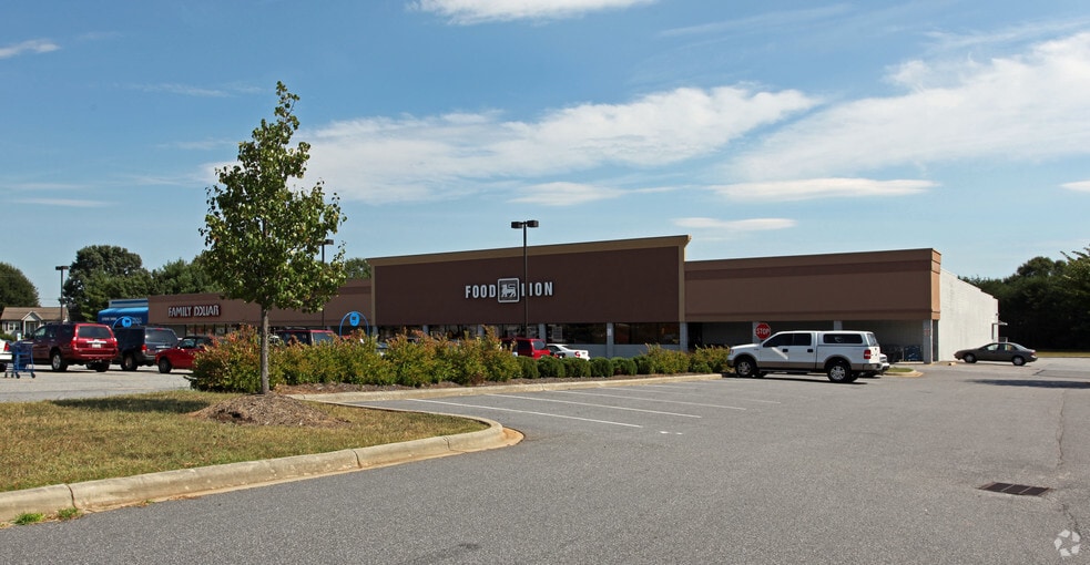 Primary Photo Of 3220 Springs Rd NE, Hickory Unknown For Lease