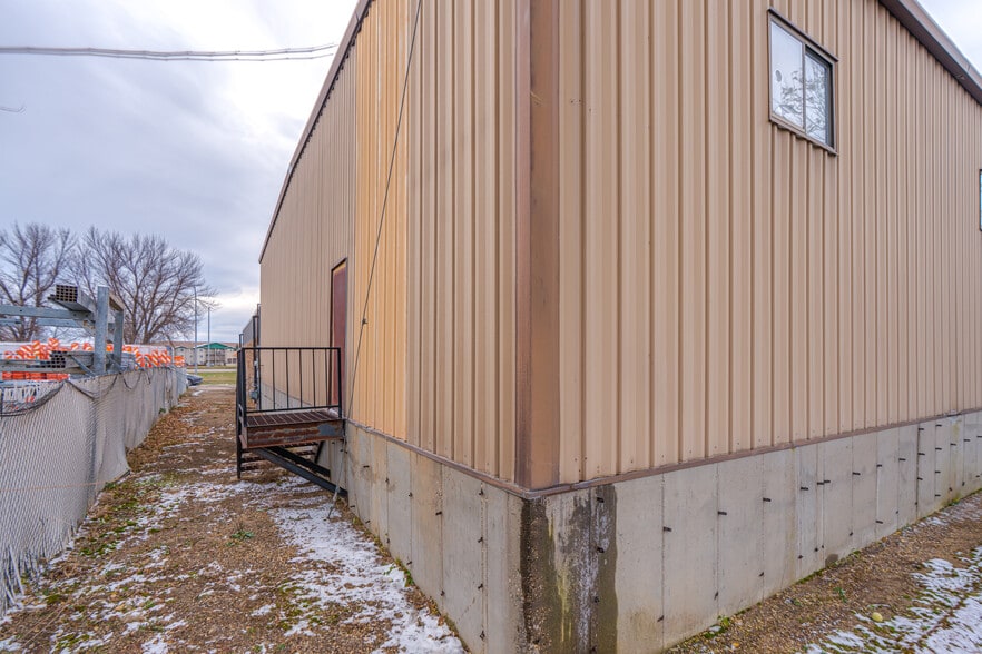 More Photos Of 1100 Basin Ave, Bismarck Flex For Sale