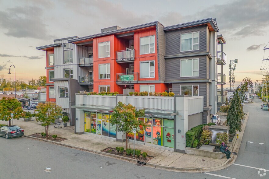 More Photos Of 1201 16th St W, North Vancouver Apartments For Sale