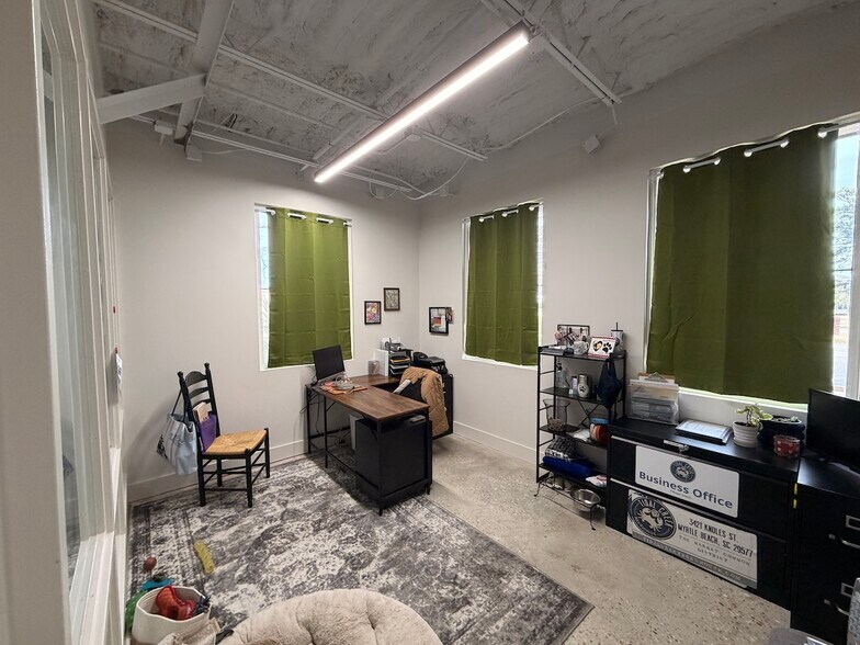 More Photos Of 1051 Shine Ave, Myrtle Beach Office For Lease