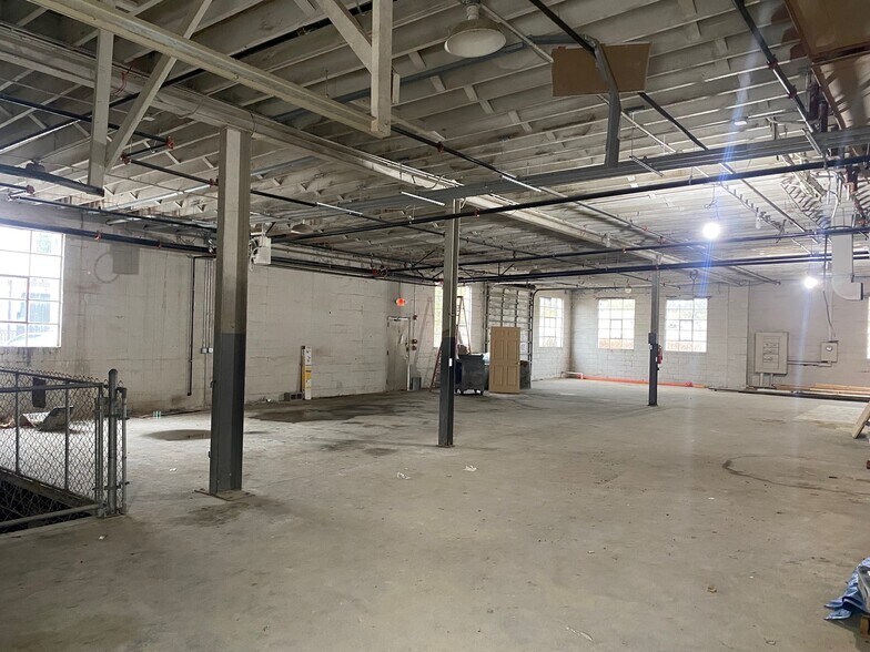 More Photos Of 2445 Highway 51, Hernando Restaurant For Lease