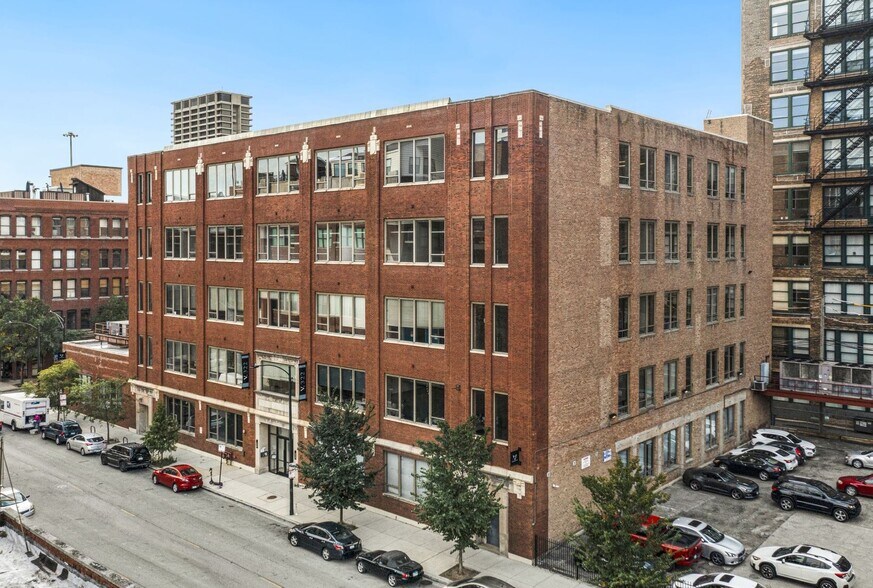 More Photos Of 322 S Green St, Chicago Office For Lease